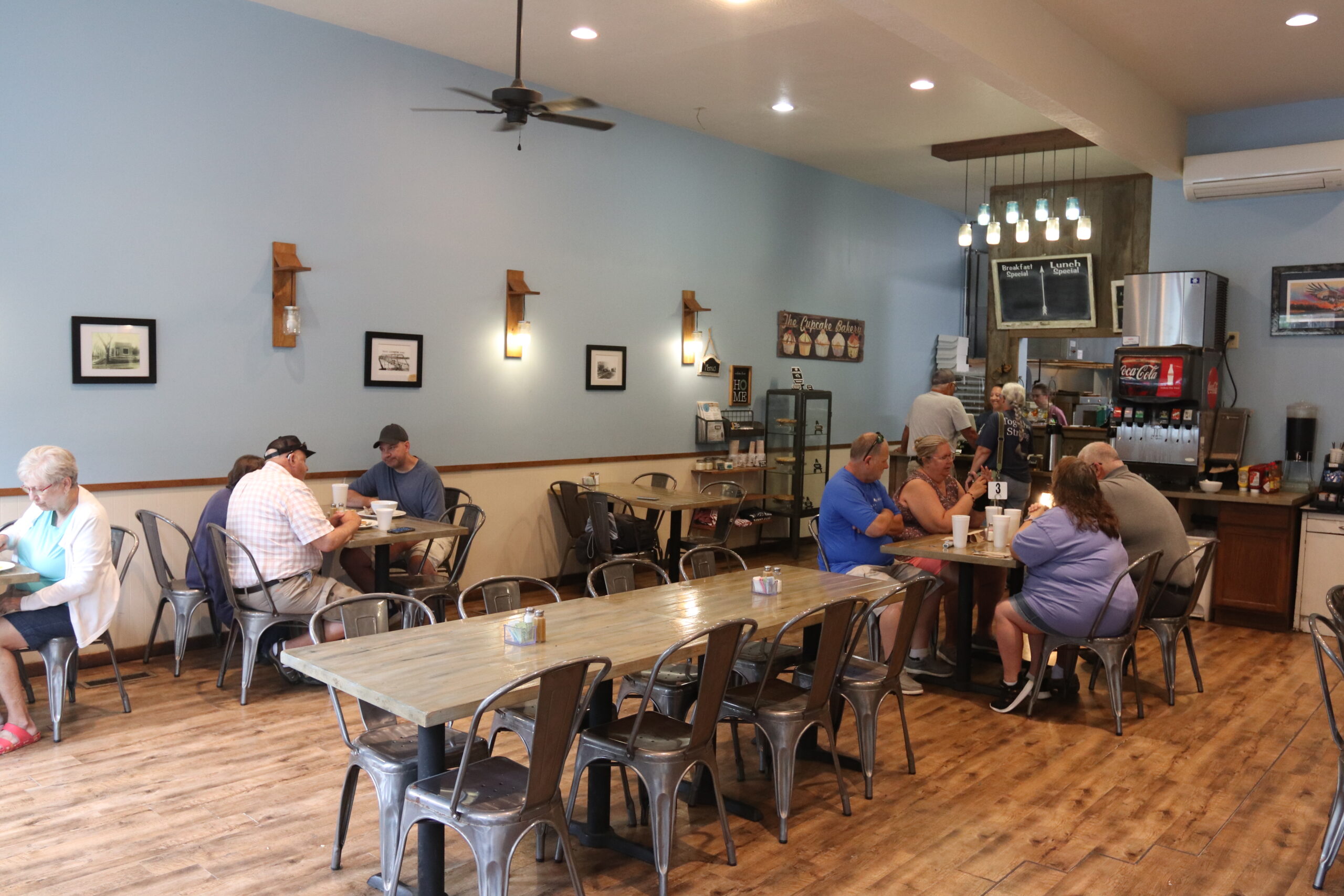 Aunt Netters Cafe ranks as 4th best pie shop in America on